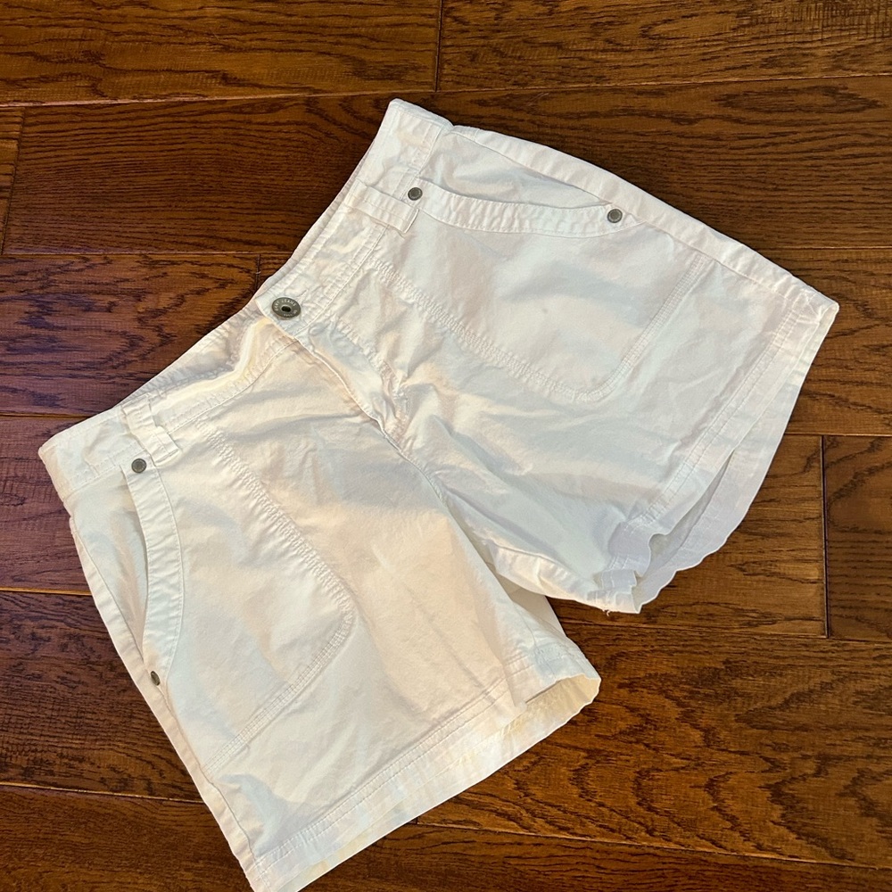 DNKY JEANS white shorts